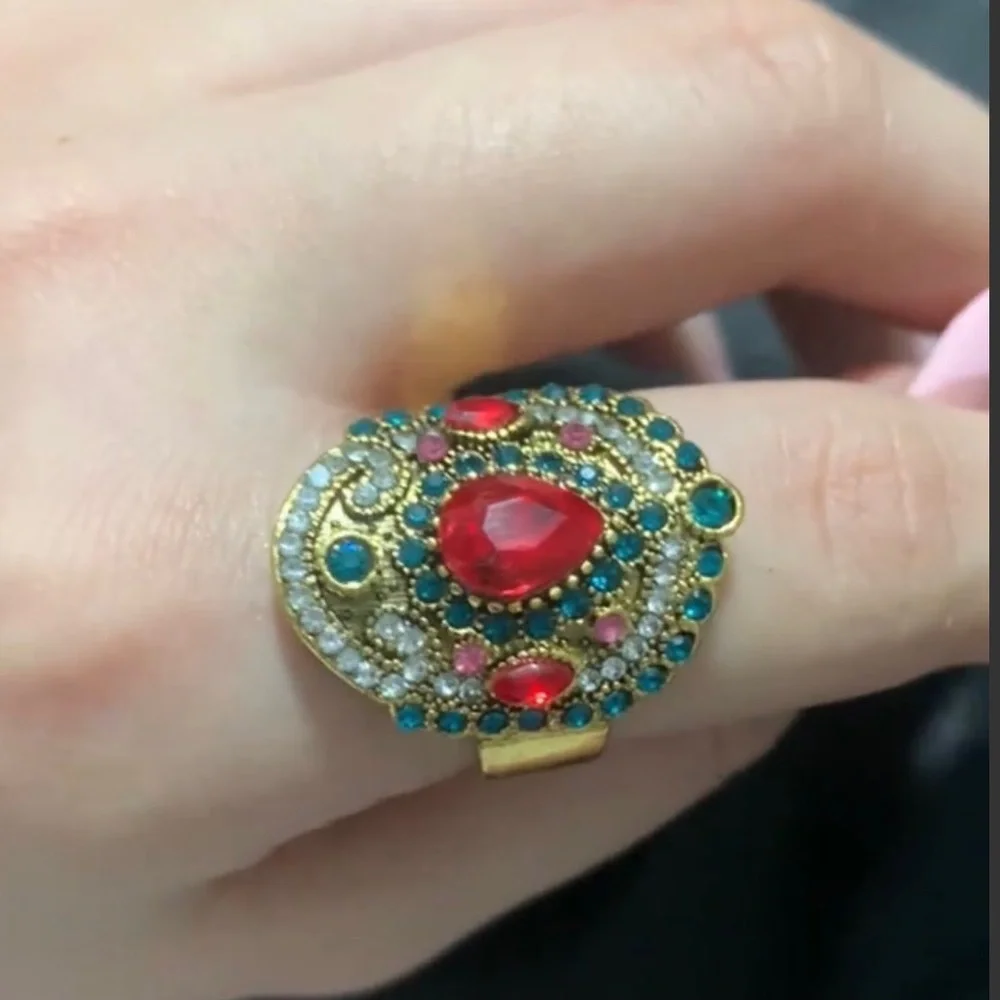 NWOT Exquisite Vintage Inspired Faux Ruby Rhinestone Cocktail Statement Ring